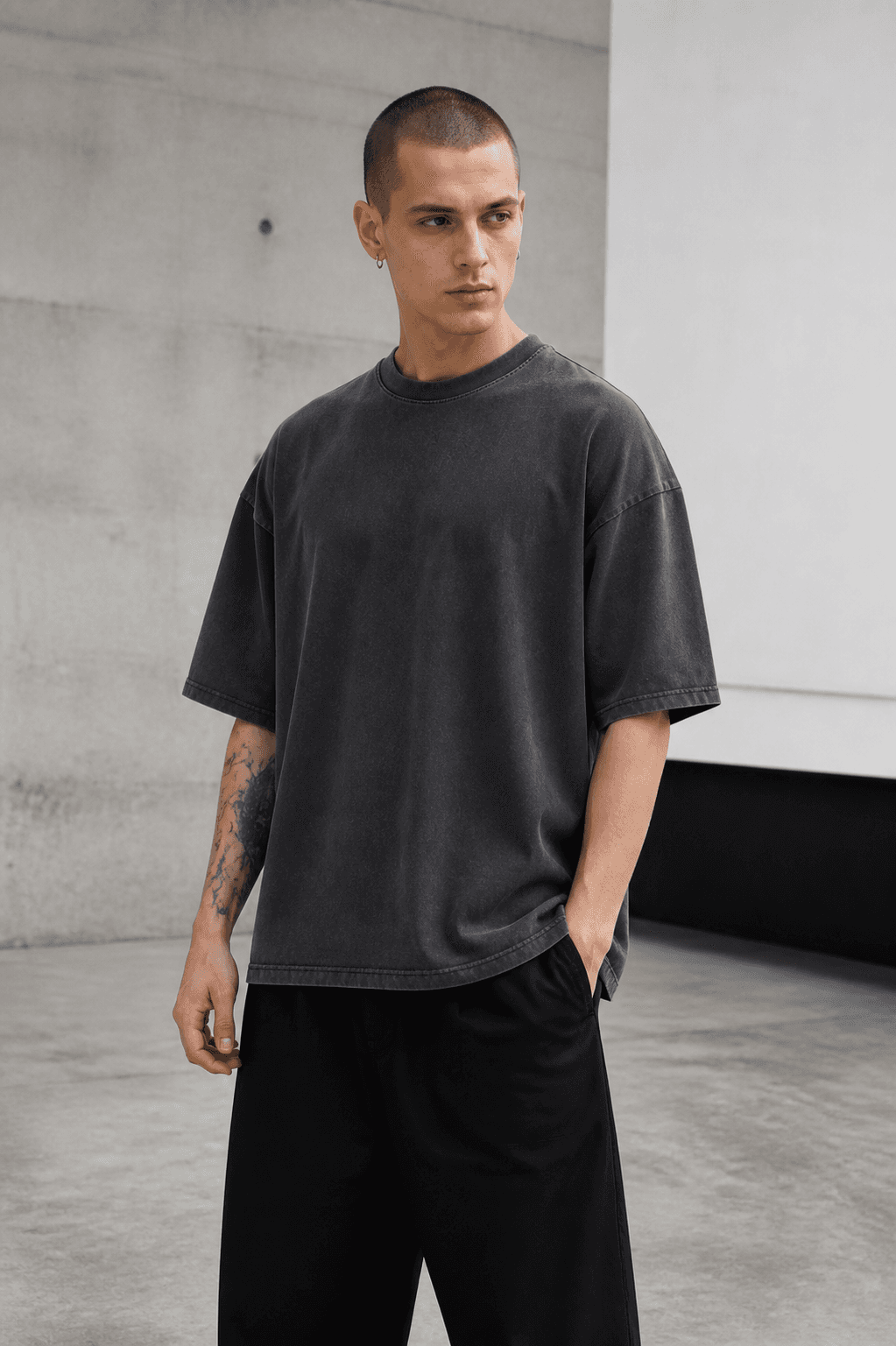 Oversized T-shirt Structured oversized construction